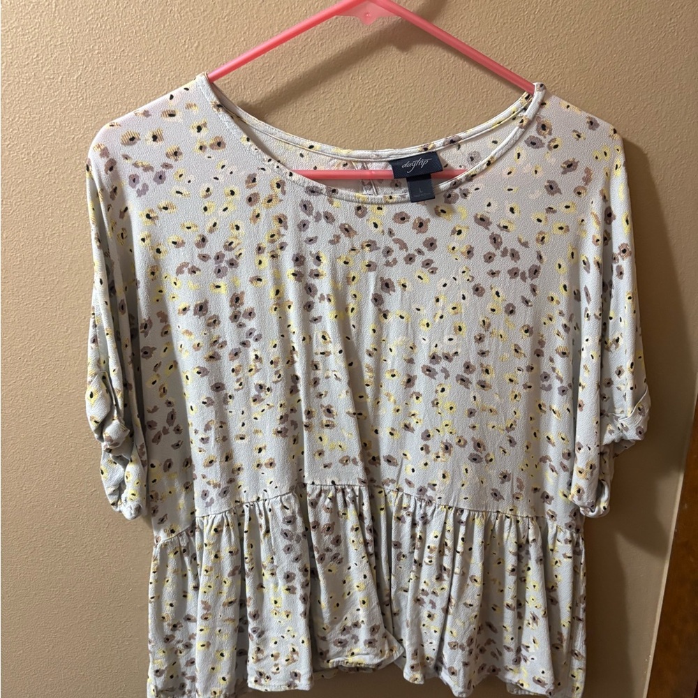 Daytrip Gray Boxy Ruffled Blouse